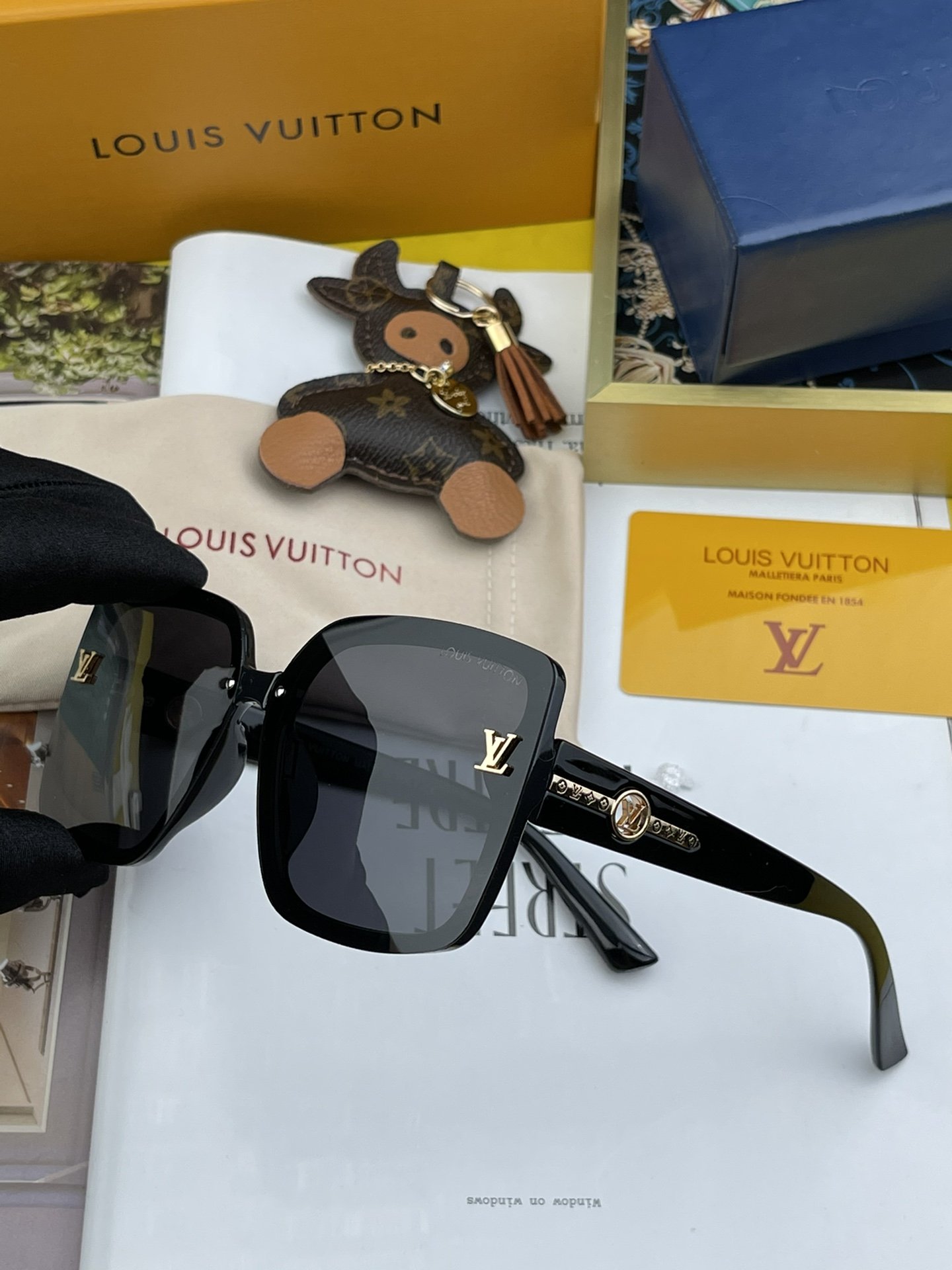 Louis Vuitton Link PM Square Sunglasses - Serazan